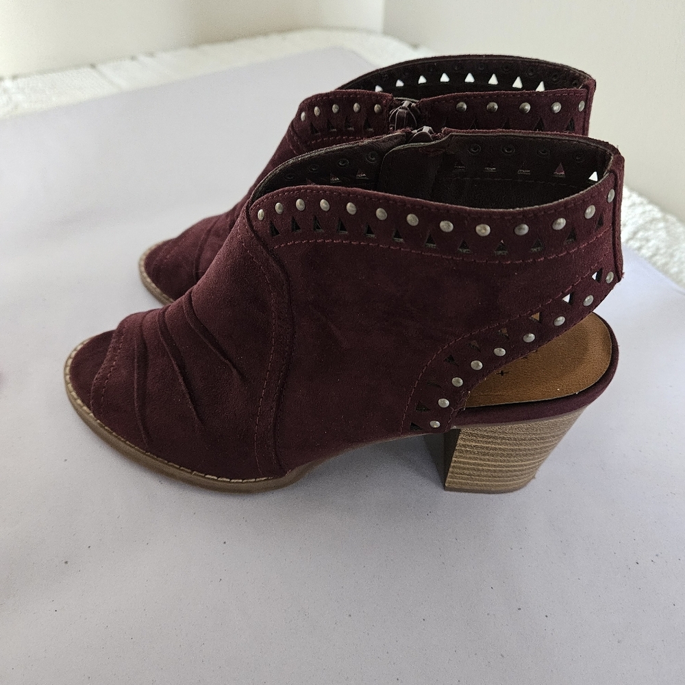 Women's Sonoma Burgundy Suede Ankle Boots Size 8.5 - Picture 6 of 14